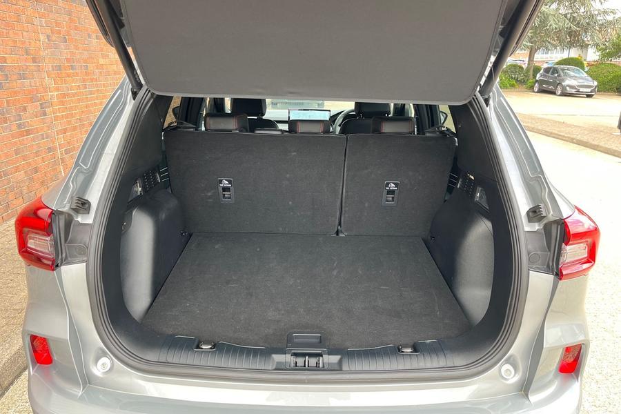 Ford Kuga Photo autoimg-822db973857470d75fac92ab47152a5c8dd14c09.jpg
