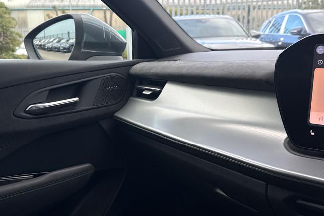 AUDI Q3 Photo 38