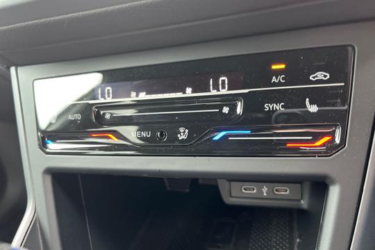 Volkswagen Polo Photo autoimg-8236a67e9b4bc923982e685ccb76d7442428c94e.jpg