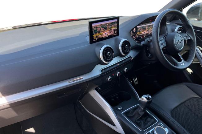 AUDI Q2 Photo 2
