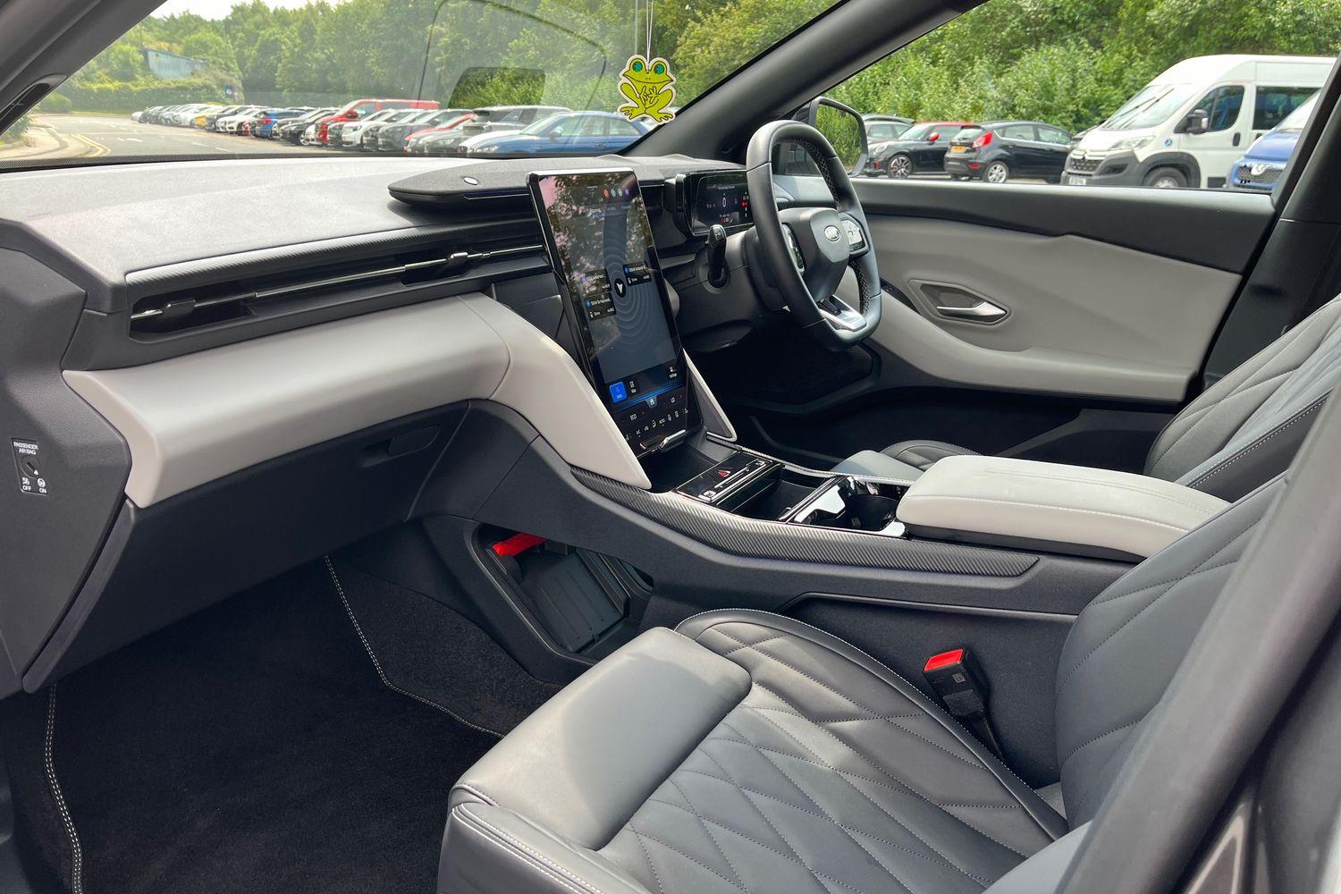 Ford Explorer Photo 17