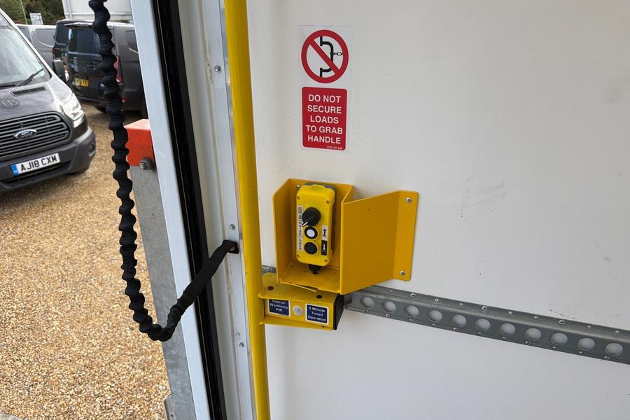 Ford TRANSIT Photo autoimg-823aa481bca9ab0c47f42f6bc5d363e3178f4a61.jpg
