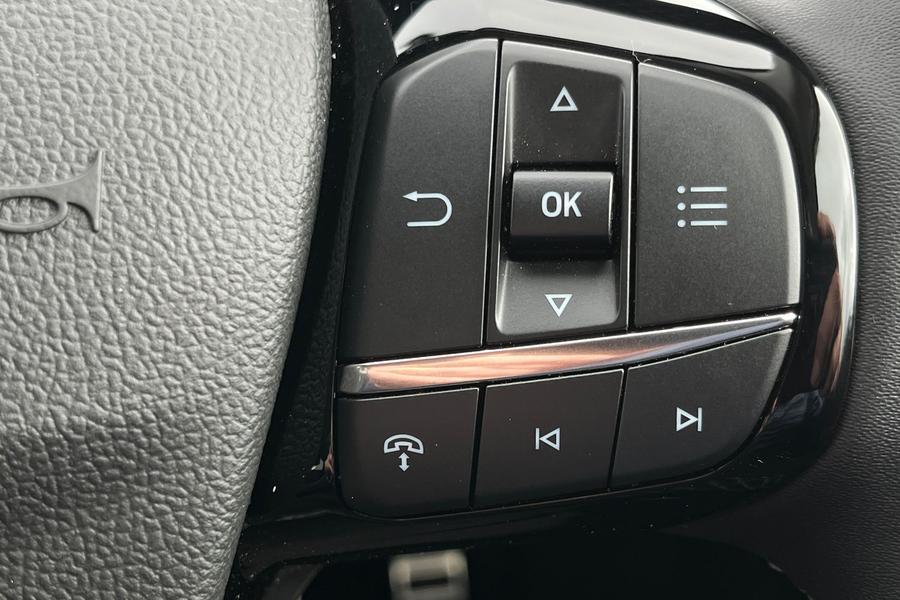 Ford KUGA Photo autoimg-823ac1fc3196ec9844f9664315441b890d515c7c.jpg