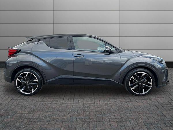 Toyota C-HR Photo autoimg-823f8ce3b6e0f52a13faf69349e761b70517b2b2.jpg