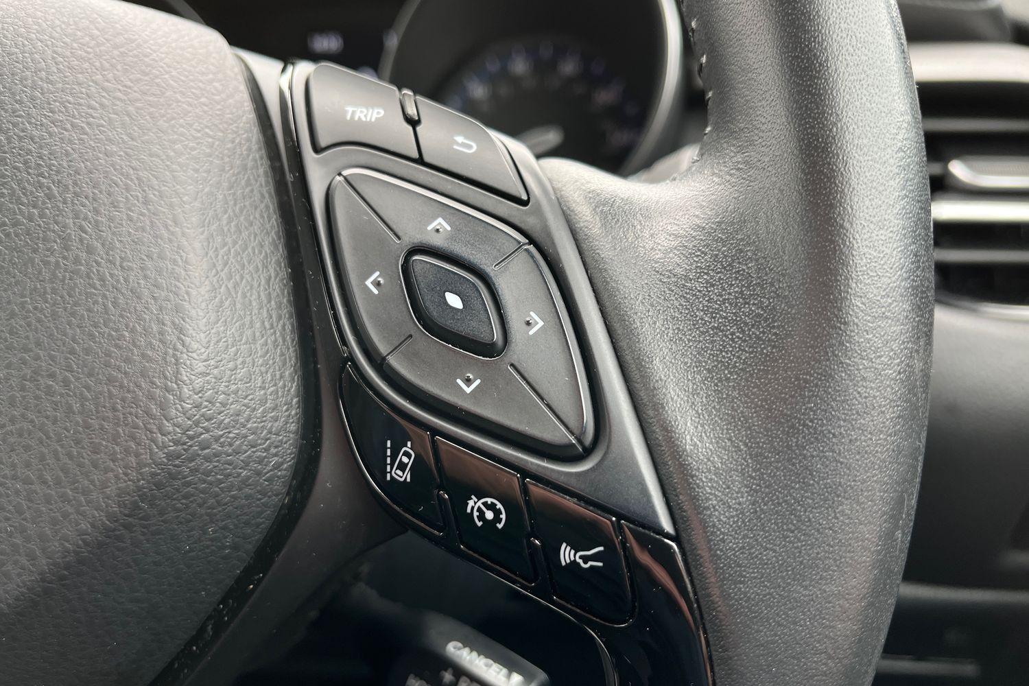 Toyota C-HR Photo 32