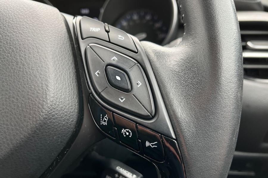 Toyota C-HR Photo autoimg-8242d3487c4a229bb47101cd4c0a6126c30d9722.jpg