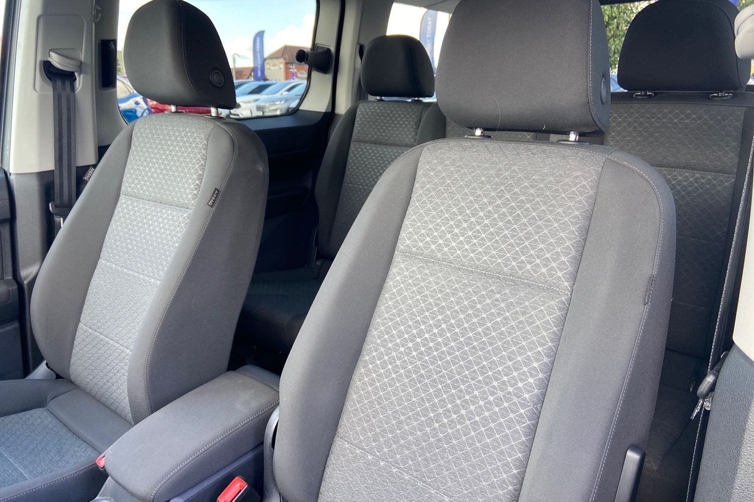 Ford GRAND TOURNEO CONNECT Photo 18