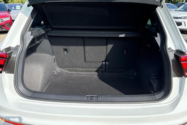 VOLKSWAGEN Tiguan Photo 12
