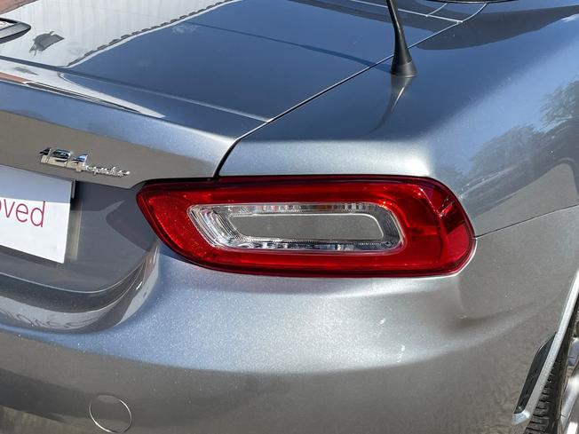 ABARTH 124 Spider Photo 18