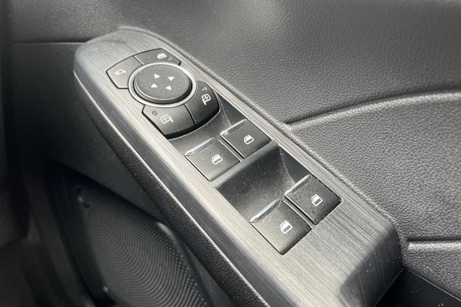 Ford KUGA Photo autoimg-82467c8c17bfd585aa84298d9861ec3f287034b6.jpg