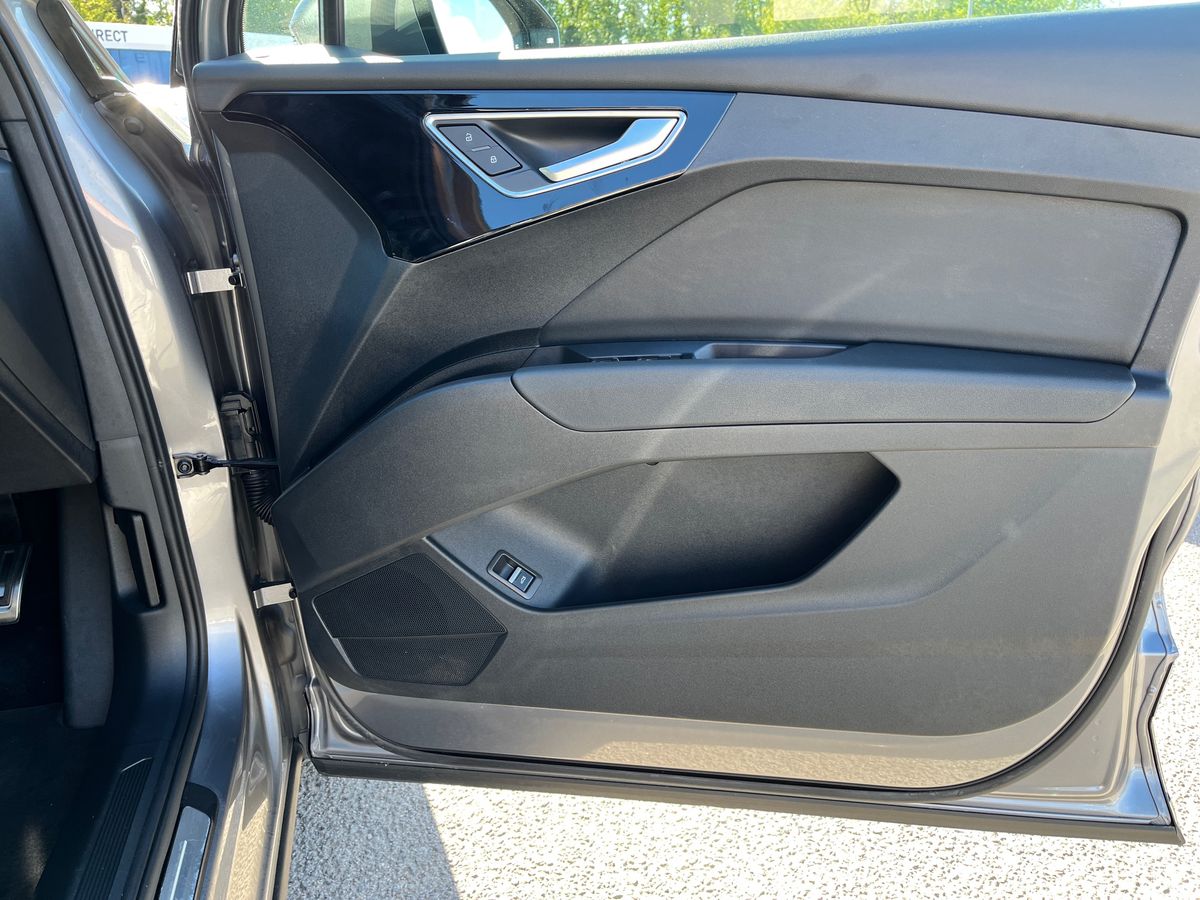 Audi Q4 e-tron Photo 27
