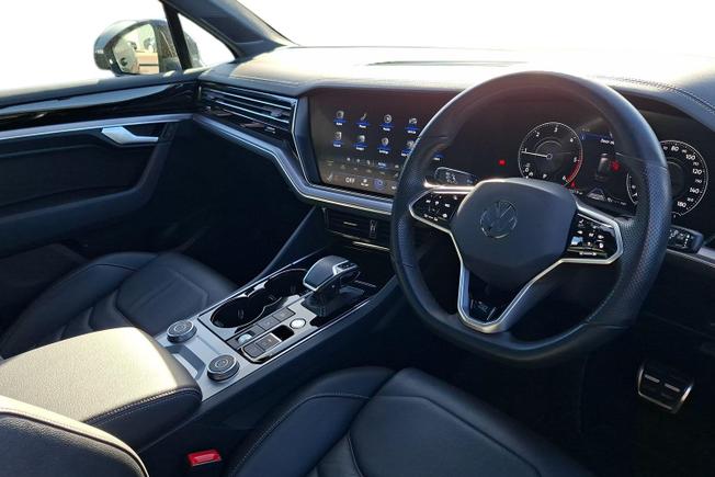 VOLKSWAGEN Touareg Photo 6