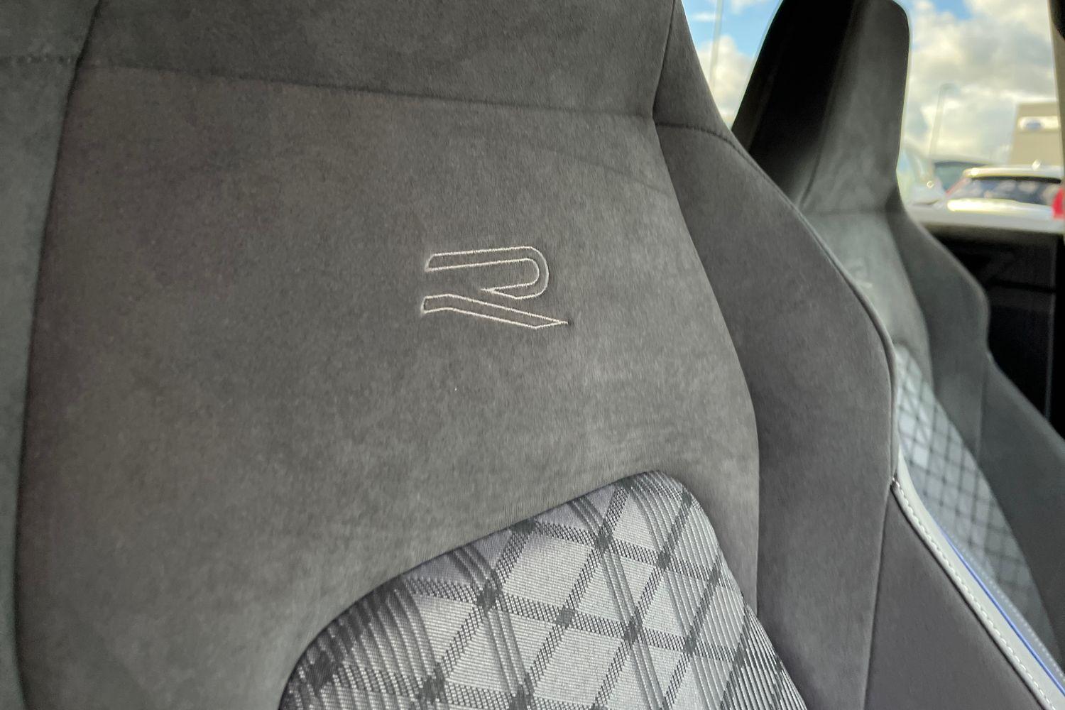 Volkswagen Golf Photo 37