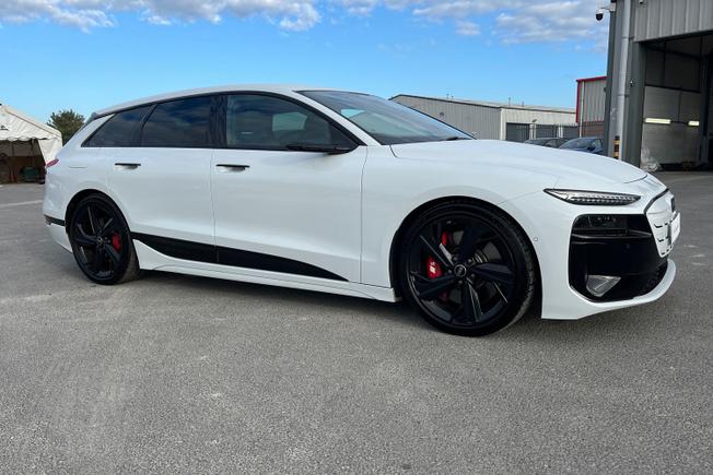 AUDI S6 E-Tron Avant Photo 23