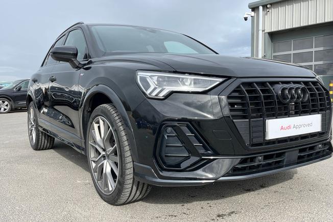 AUDI Q3 Photo 19