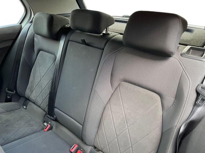 Volkswagen Golf Photo 9