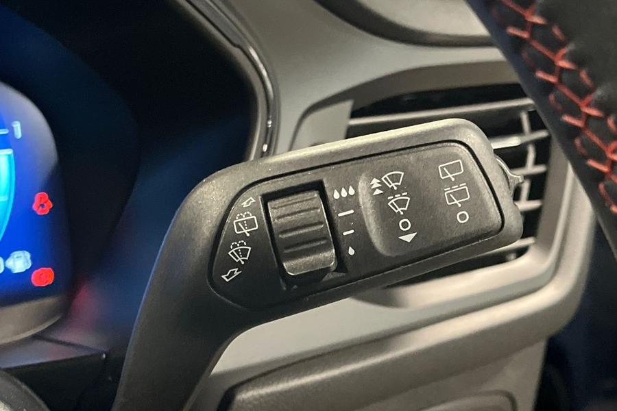 Ford FOCUS Photo autoimg-8261b5fe95cce07946a3205a0e4aa19484c0f92f.jpg