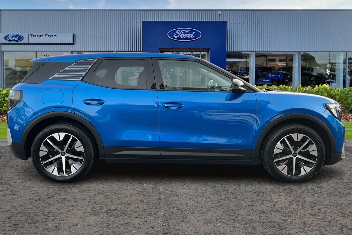 Ford EXPLORER Photo 2