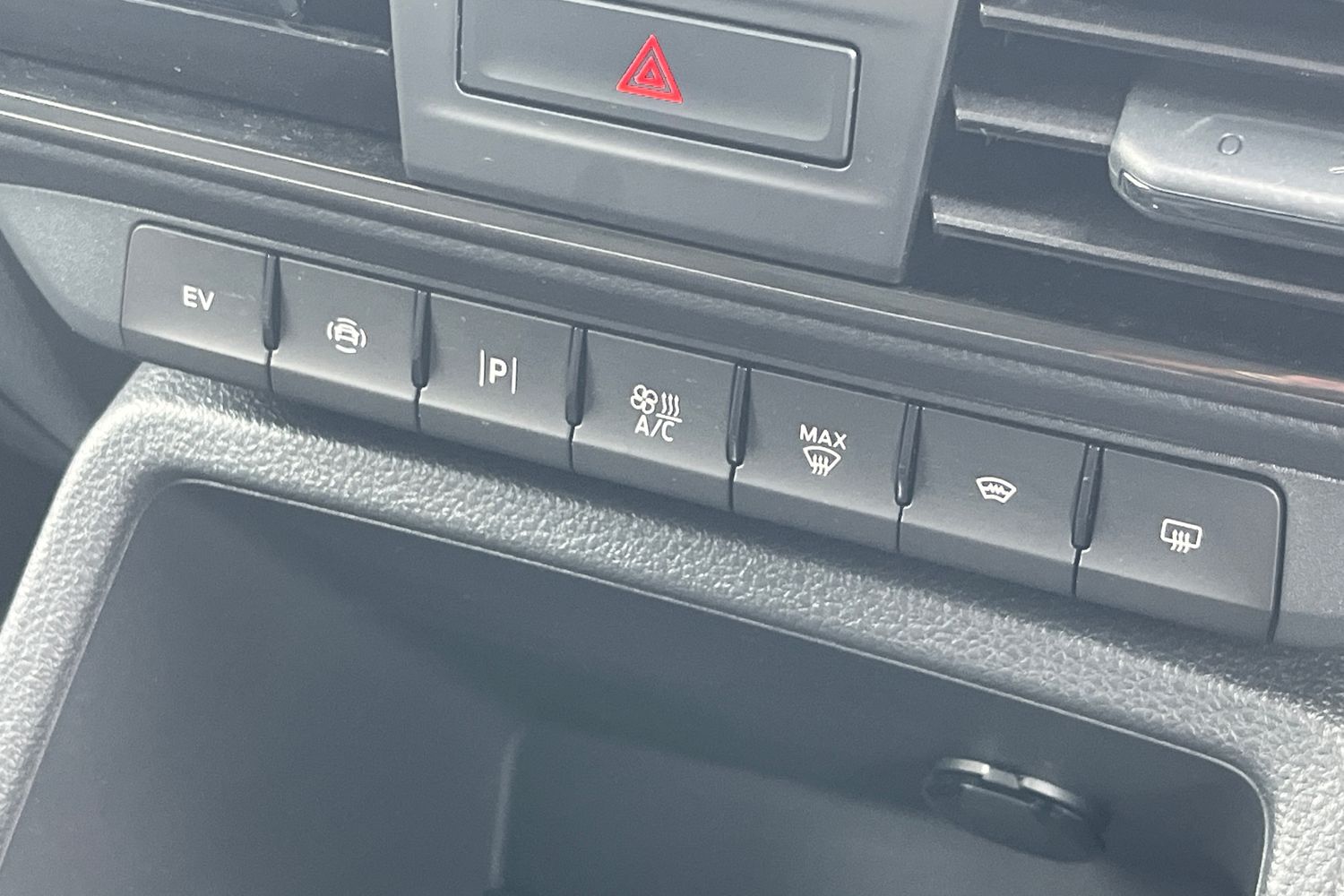 Ford TRANSIT CONNECT Photo 35