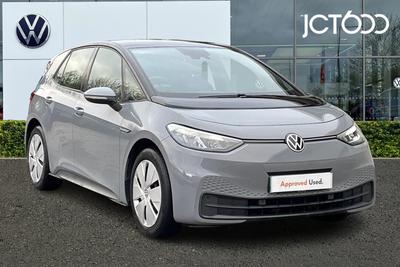 2021 Volkswagen ID.3 Pro Performance 58kWh Life Hatchback 5dr Electric Auto (204 ps) at JCT600