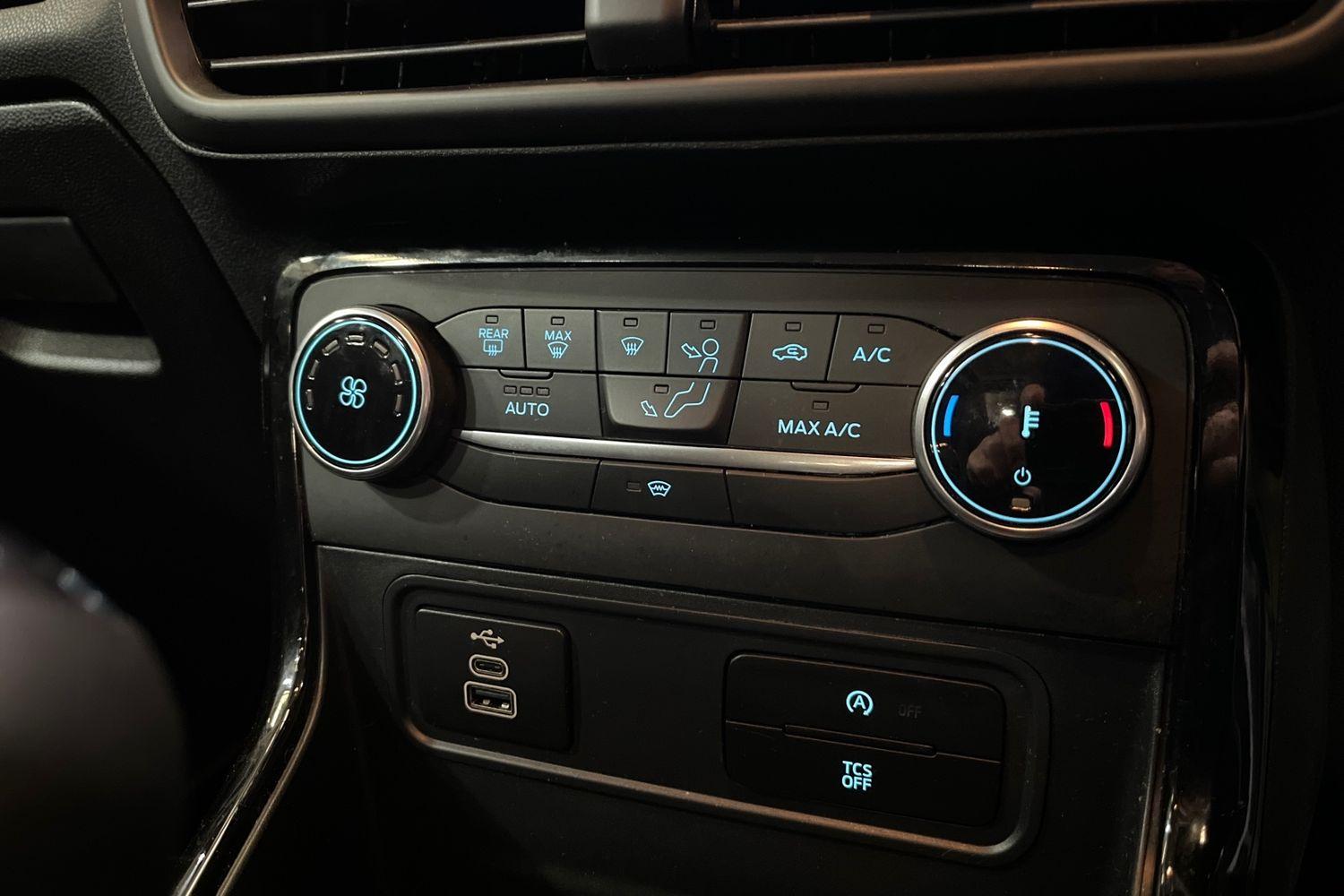 Ford ECOSPORT Photo 35
