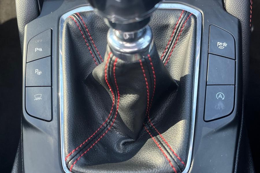 Ford KUGA Photo autoimg-8273a8a63b3076c1f0ae5f5adc42e8f87ab1d9eb.jpg