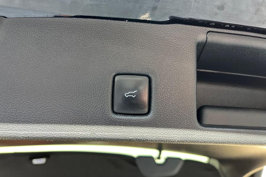 Ford KUGA Photo autoimg-8275ff1ef0ddebfc5a09b1907e8b12832c413649.jpg