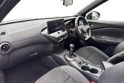 NISSAN Juke Photo 2