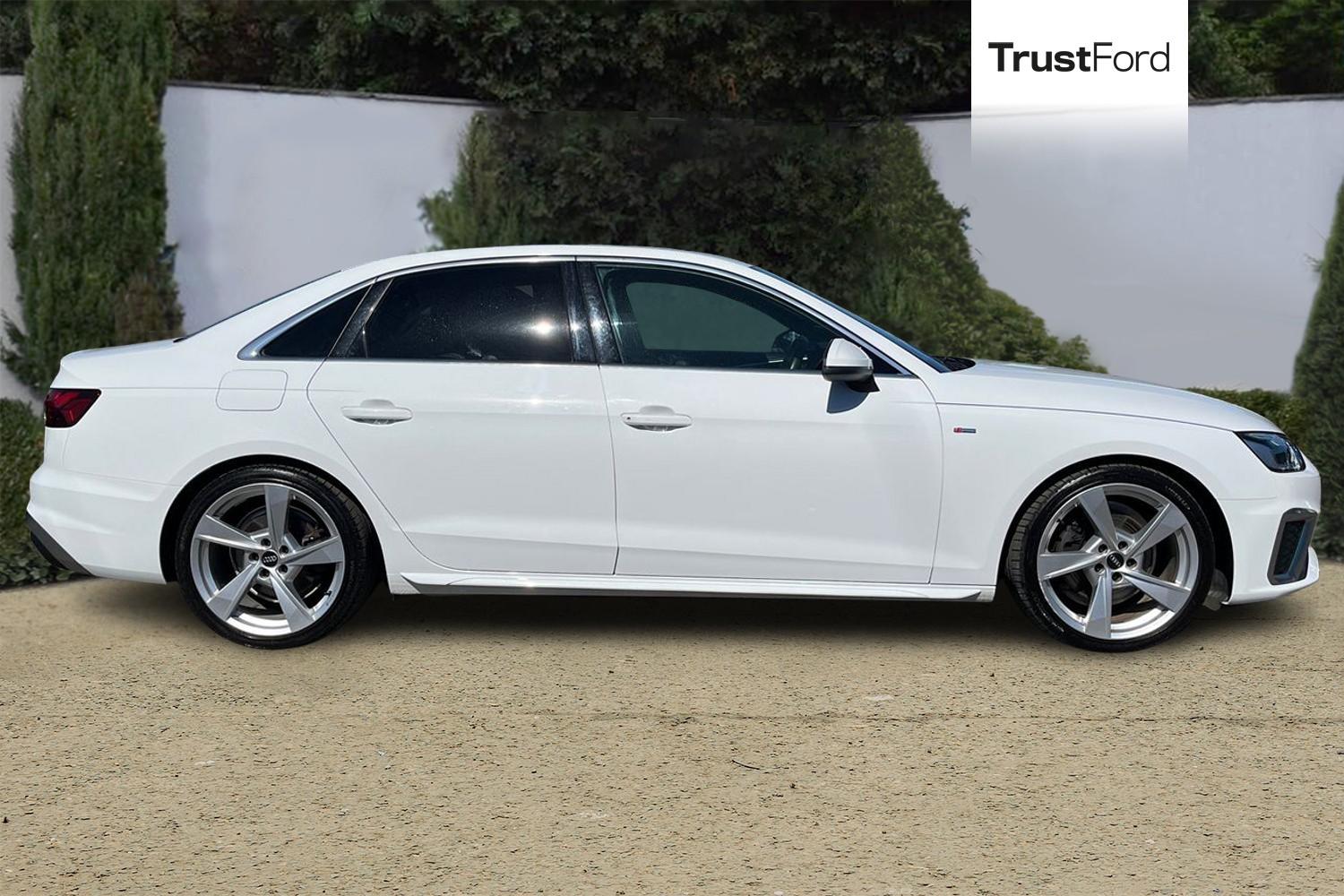 Audi A4 Photo 2