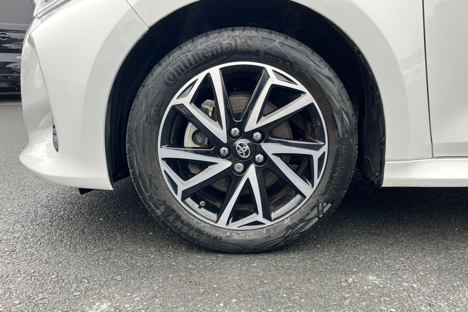 Toyota YARIS Photo 7
