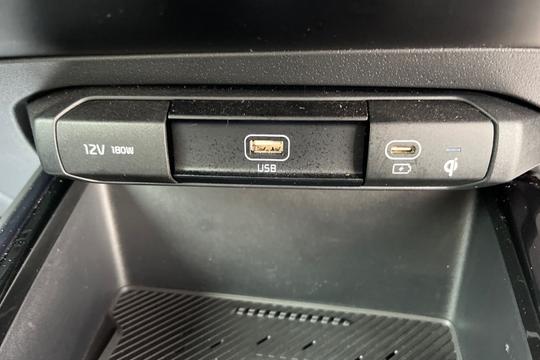 Kia Niro Photo autoimg-827bcaab1d86c2afc65eeaf1d7d4ce30f3512ea2.jpg