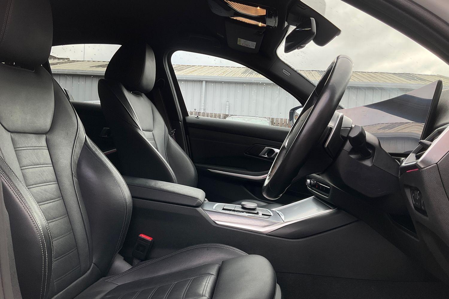BMW 3 SERIES Photo 16