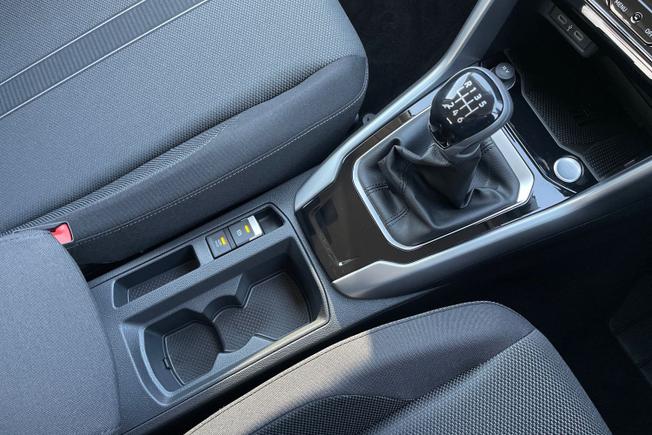 VOLKSWAGEN T-Roc Photo 38