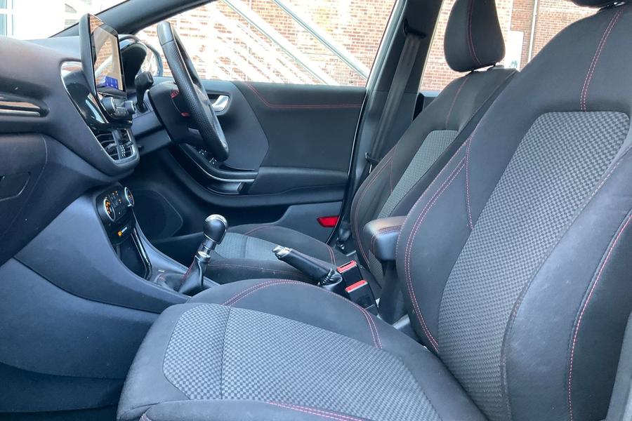 Ford PUMA Photo autoimg-8283df4d9ed866cd764e3e6e5b21c5fb1cef442b.jpg