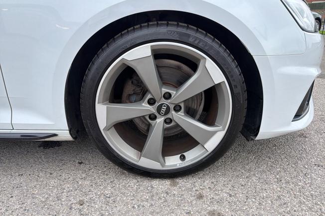 AUDI A4 Avant Photo 5