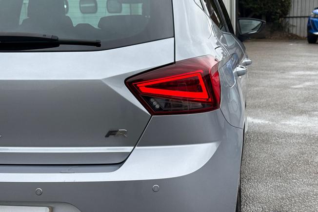 SEAT Ibiza Photo 18