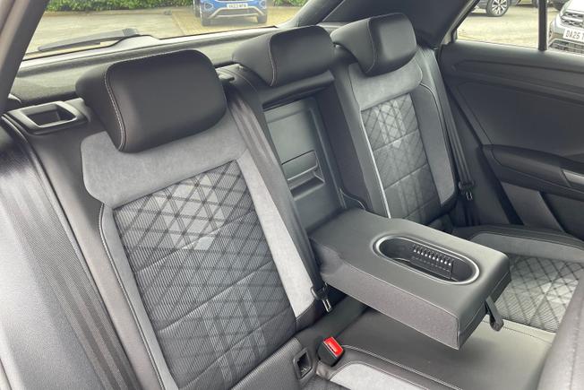 VOLKSWAGEN T-Roc Photo 31