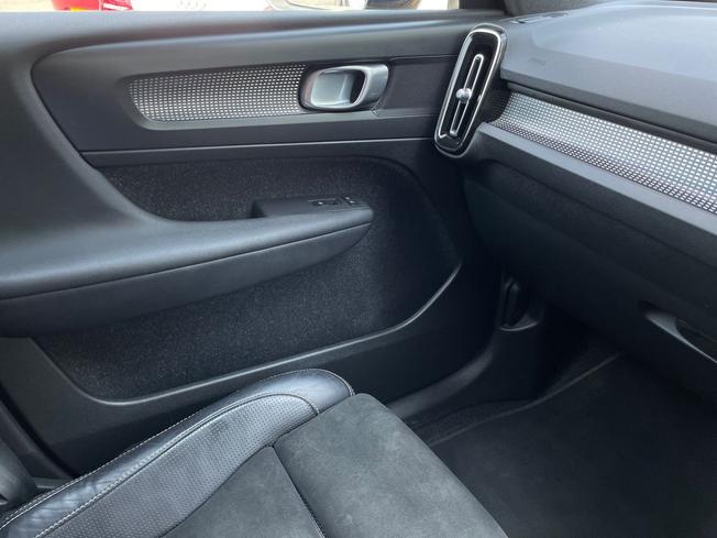 VOLVO Xc40 Photo 49
