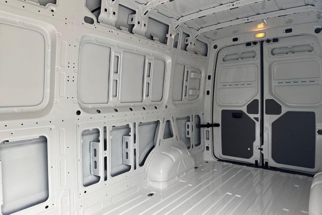 VOLKSWAGEN Crafter Photo 9