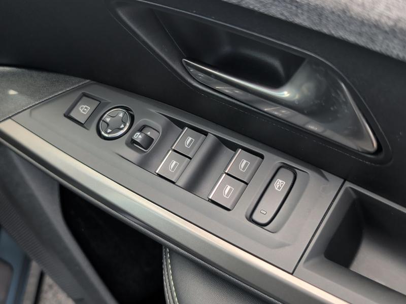 Used Peugeot 5008 KM25VVT 24