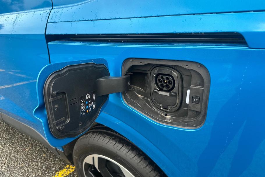 Used Ford E-TRANSIT COURIER 15