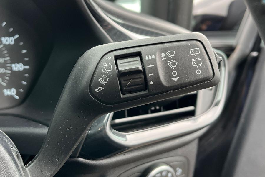 Ford Fiesta Photo autoimg-82a35abb47adcadd3cc60856a65148d350d2d428.jpg
