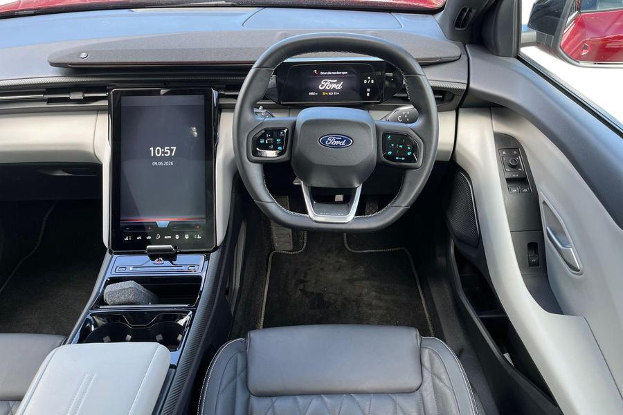 Ford Explorer Photo autoimg-82a69622f6d0e6003ad24362c208c08fd20f2348.jpg