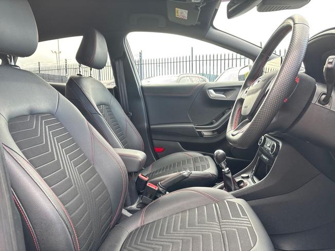 FORD Puma Photo 22