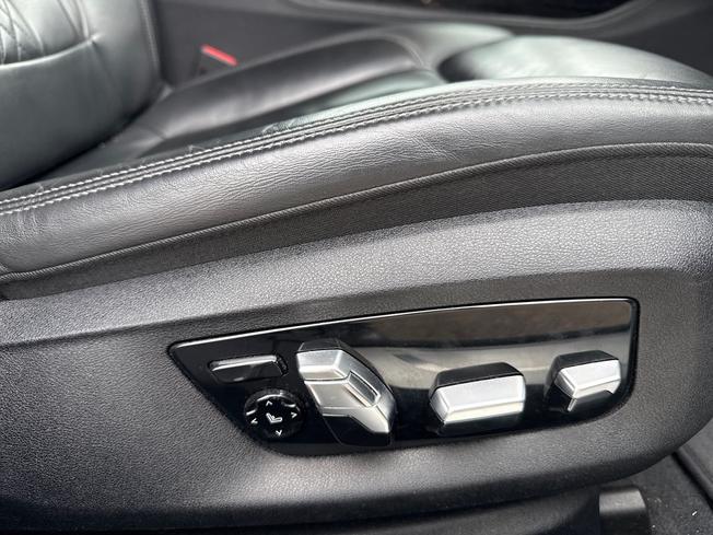 BMW 7 Series Photo 29