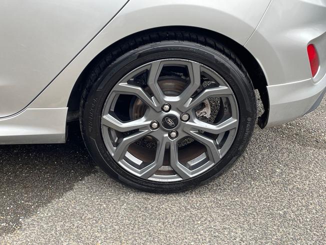 FORD Fiesta Photo 23