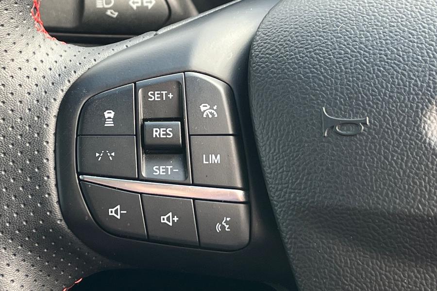 Ford KUGA Photo autoimg-82b4864b3df6f0d963ac7f7bc70306423648cc49.jpg