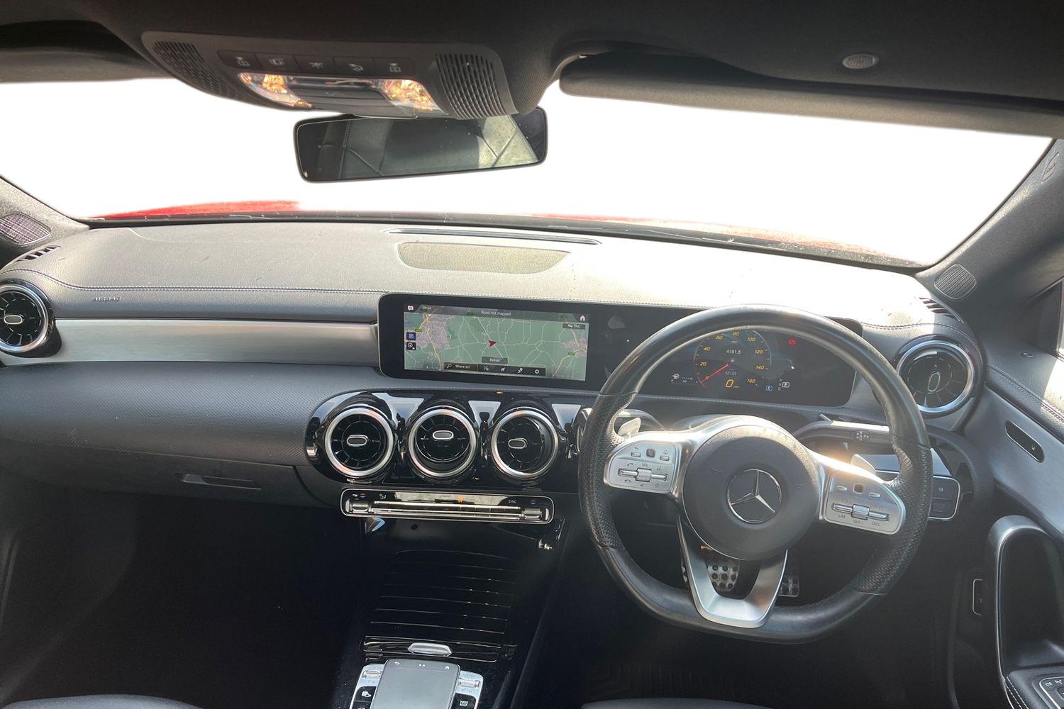 Mercedes-Benz CLA Photo 10