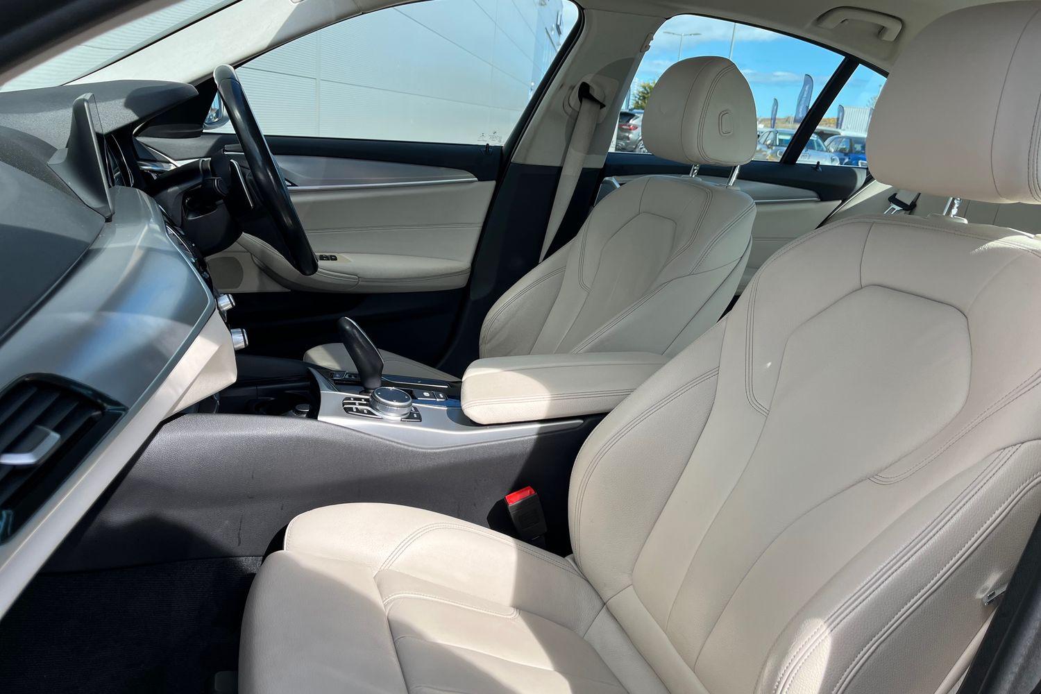 BMW 5 SERIES Photo 18