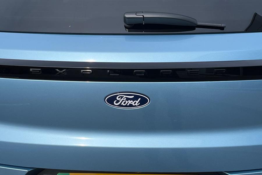 Ford Explorer Photo autoimg-82baab0b8beab110b240c5efa02ac02521bb16c2.jpg
